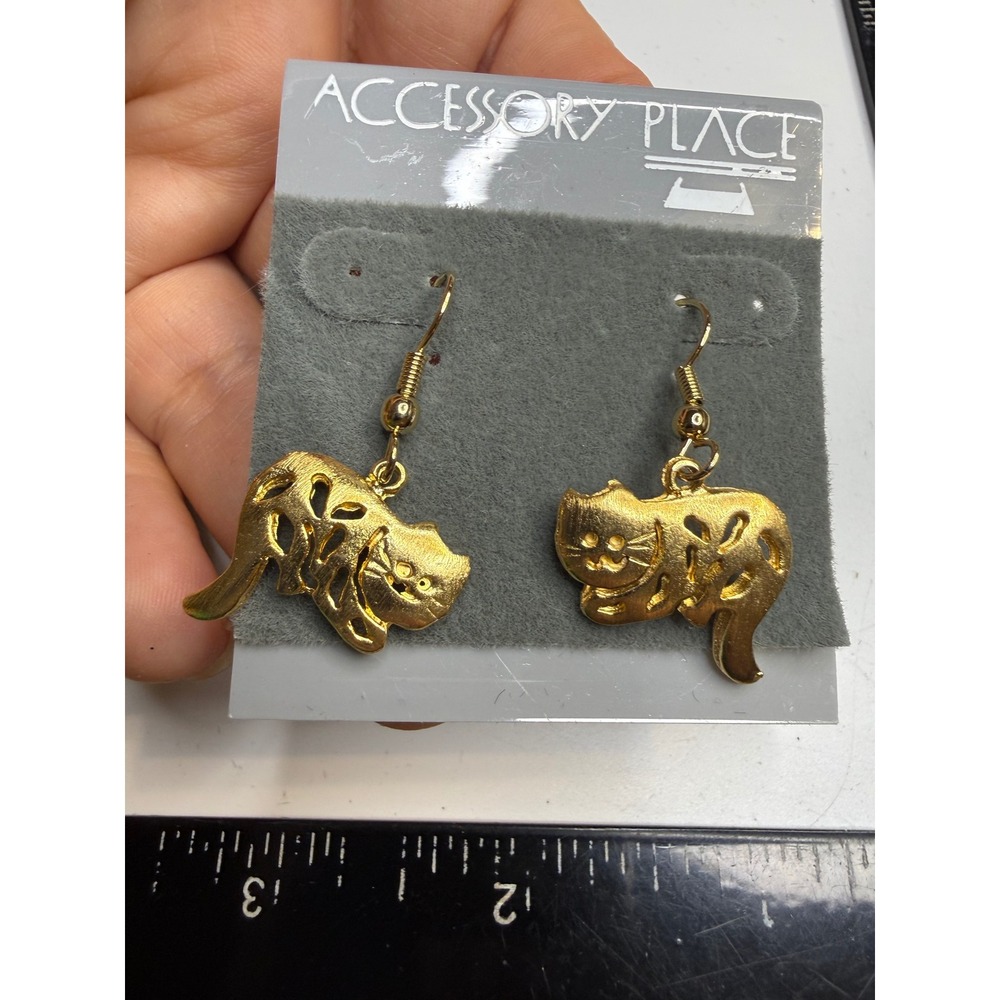 Accessory Place Vintage Gold Tone Cat Drop Earrings French Hook Novelty Feline
